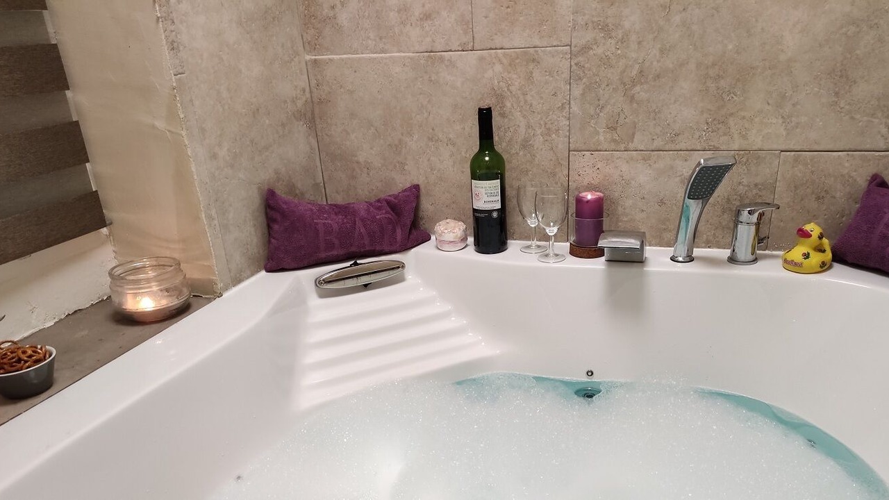 Photo of Bathroom in Les Roches-l'Eveque