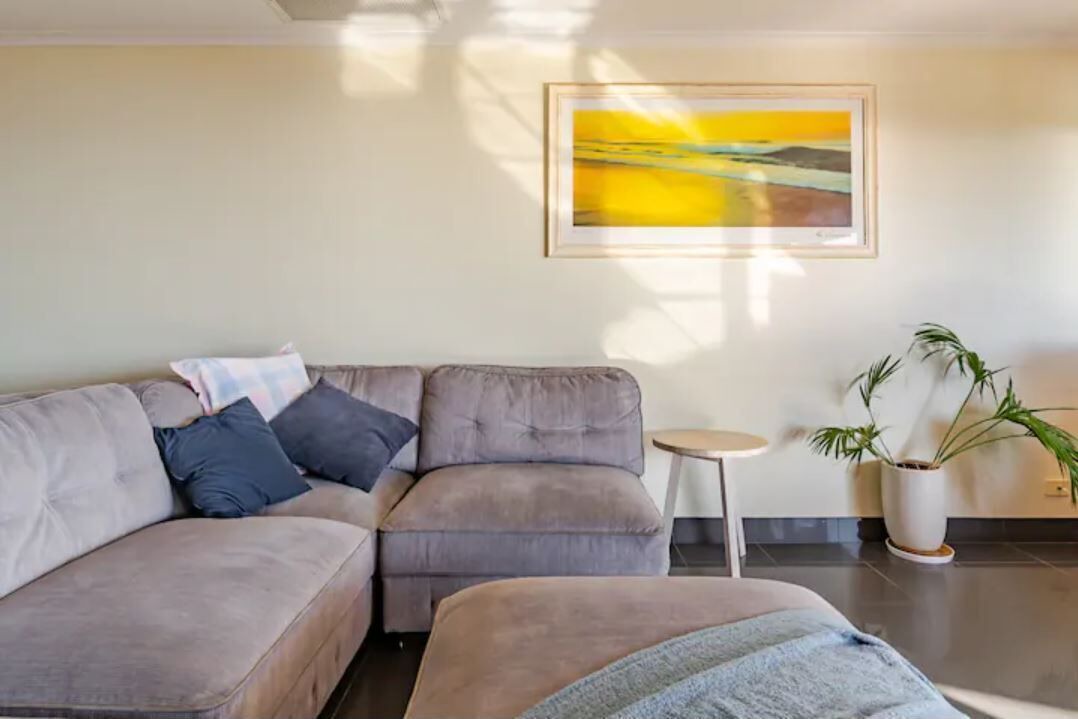 Photo of Livingroom in West Lakes Shore