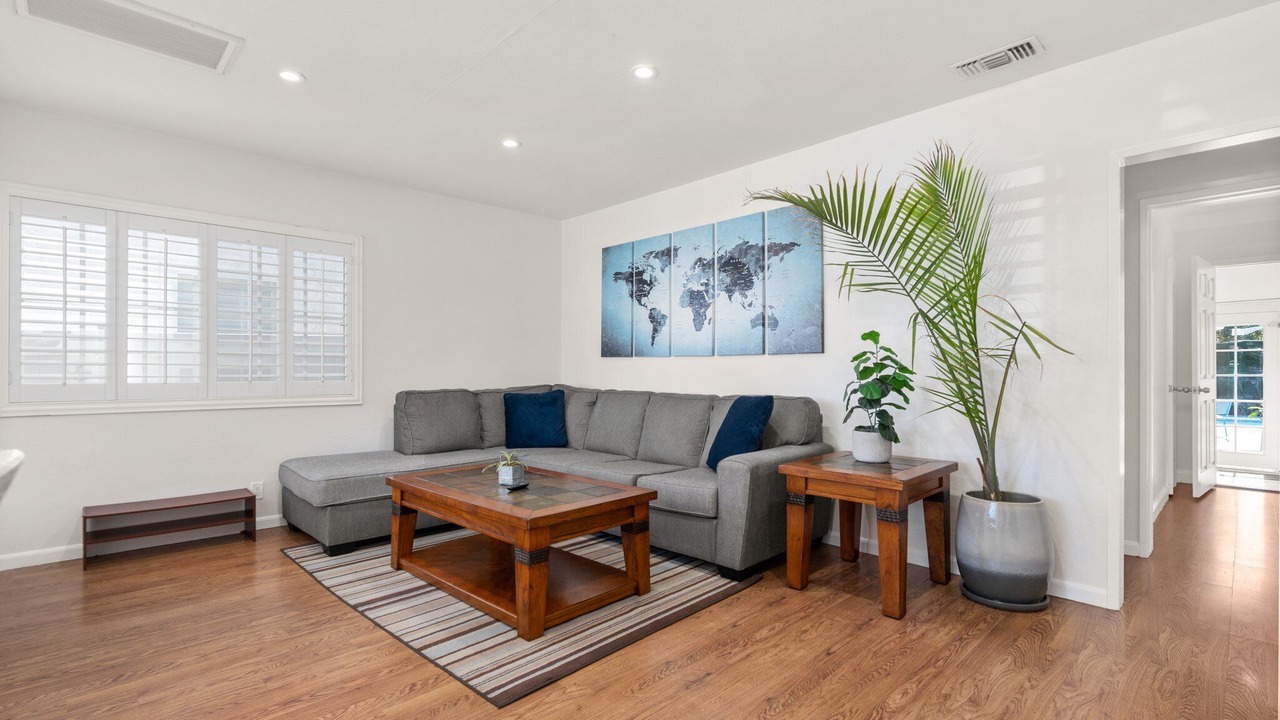 Photo of Livingroom in North Long Beach