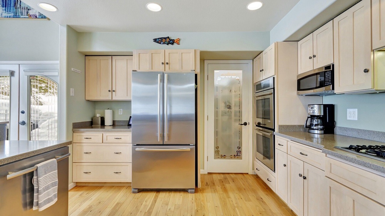Photo of Kitchen in Alyeska