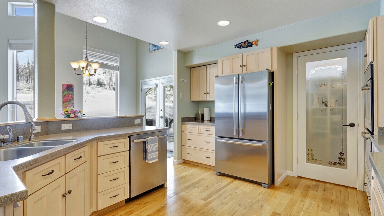 Photo of Kitchen in Alyeska