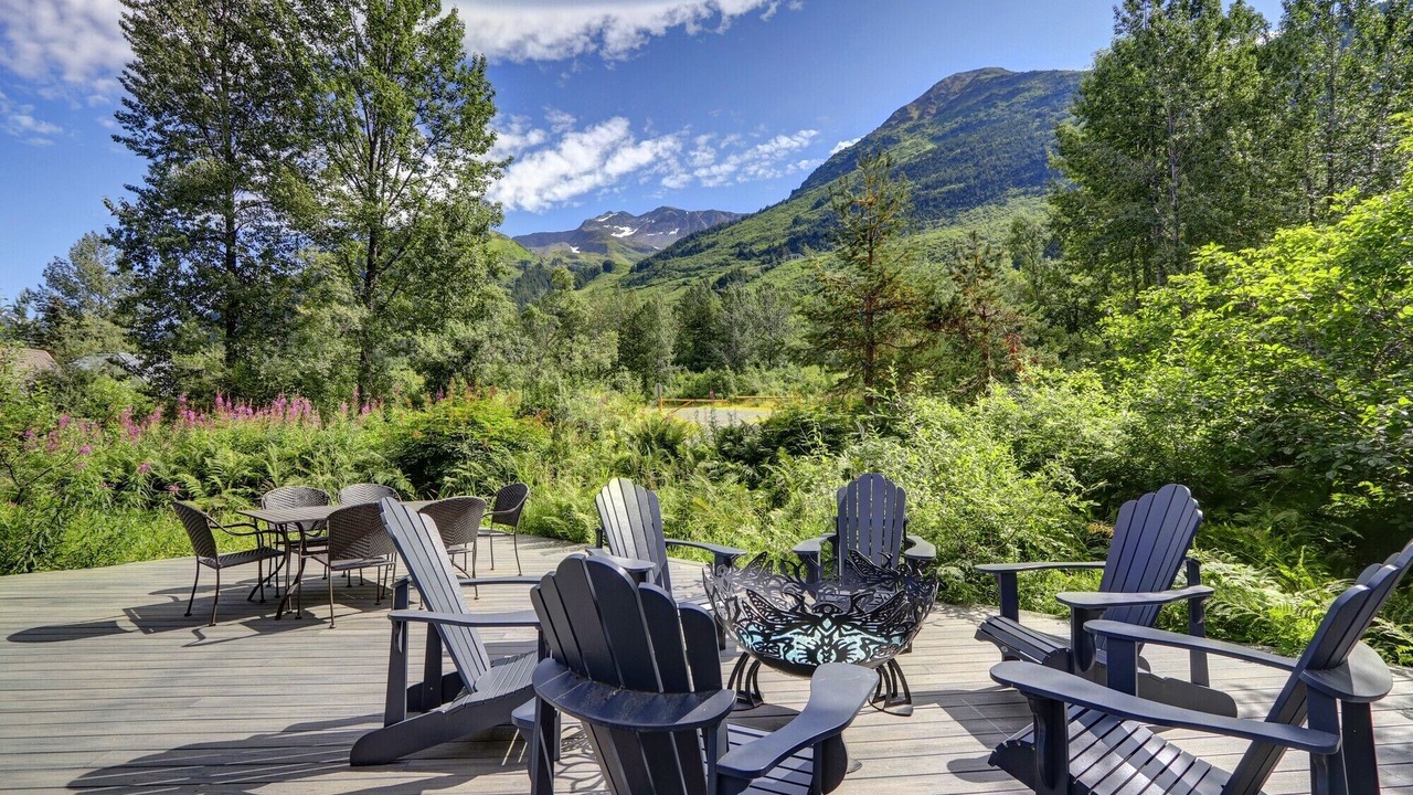 Photo of Patio Balcony in Alyeska