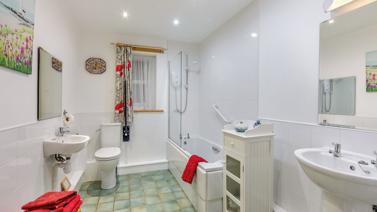 Photo of Bathroom in Lanehead