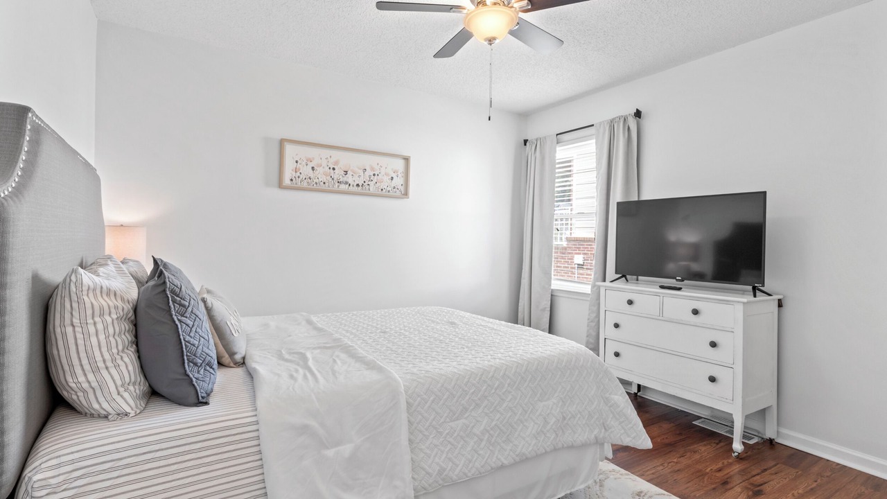Photo of Bedroom in Normal