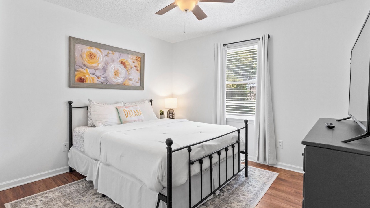 Photo of Bedroom in Normal
