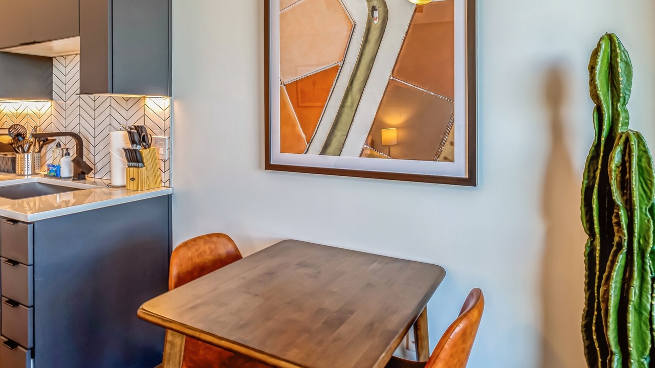 Photo of Livingroom in Thunderbird Industrial Airpark