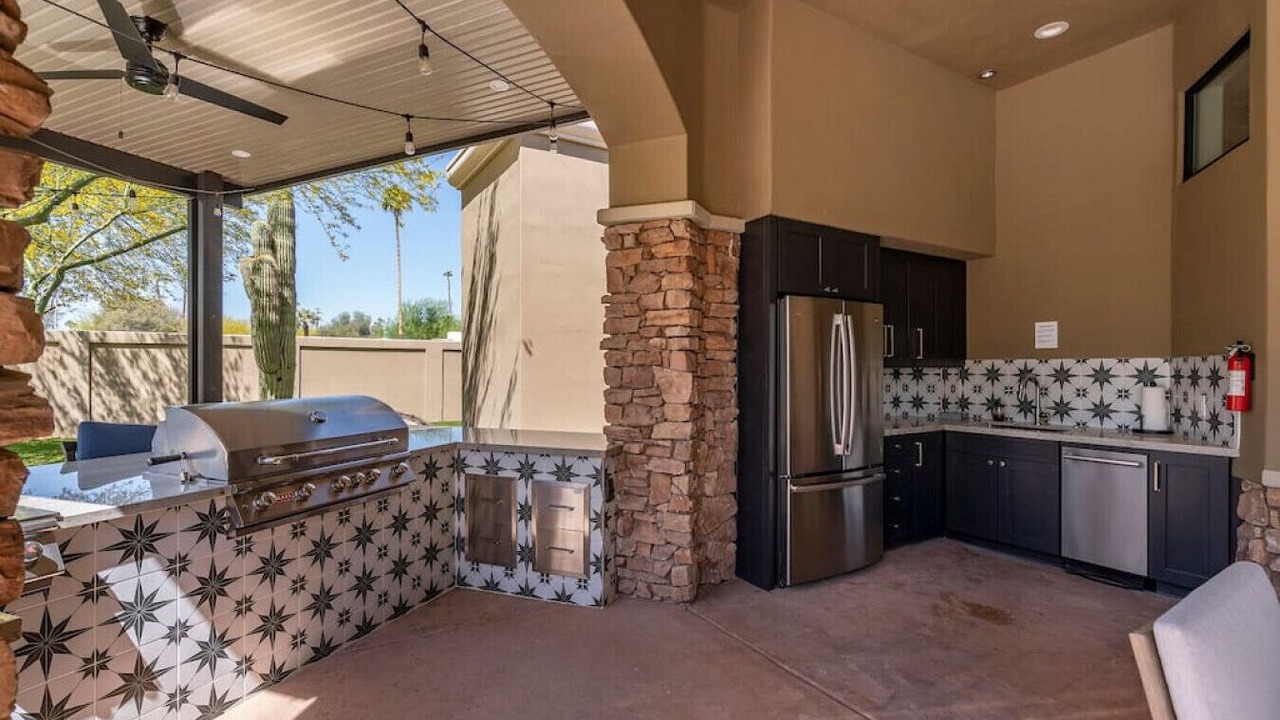 Photo of Outdoor in Paradise Valley Village