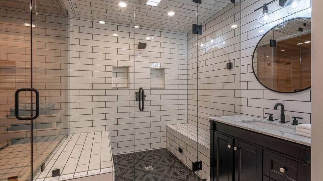 Photo of Bathroom in Paradise Valley Village