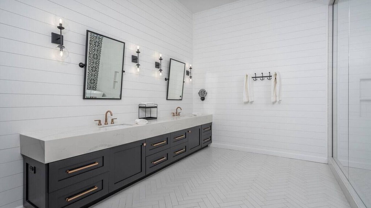 Photo of Bathroom in Paradise Valley Village