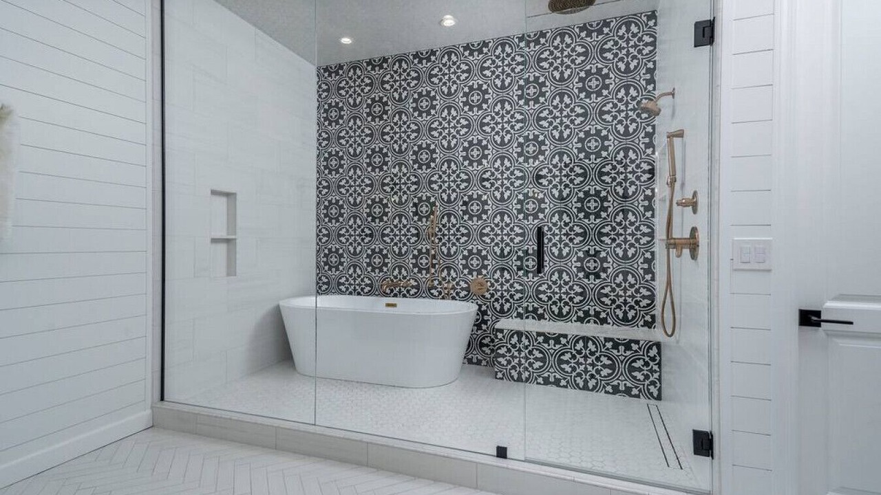 Photo of Bathroom in Paradise Valley Village