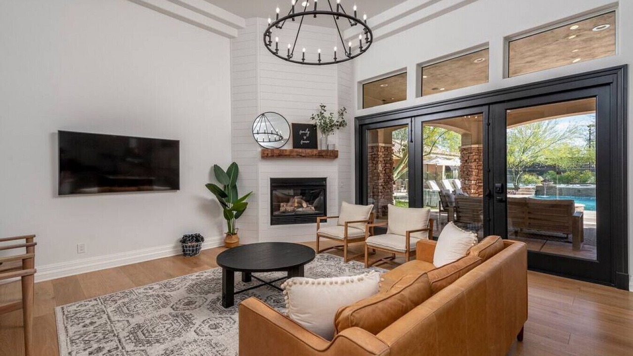 Photo of Livingroom in Paradise Valley Village
