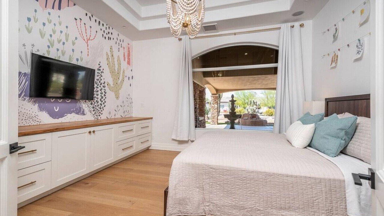 Photo of Bedroom in Paradise Valley Village
