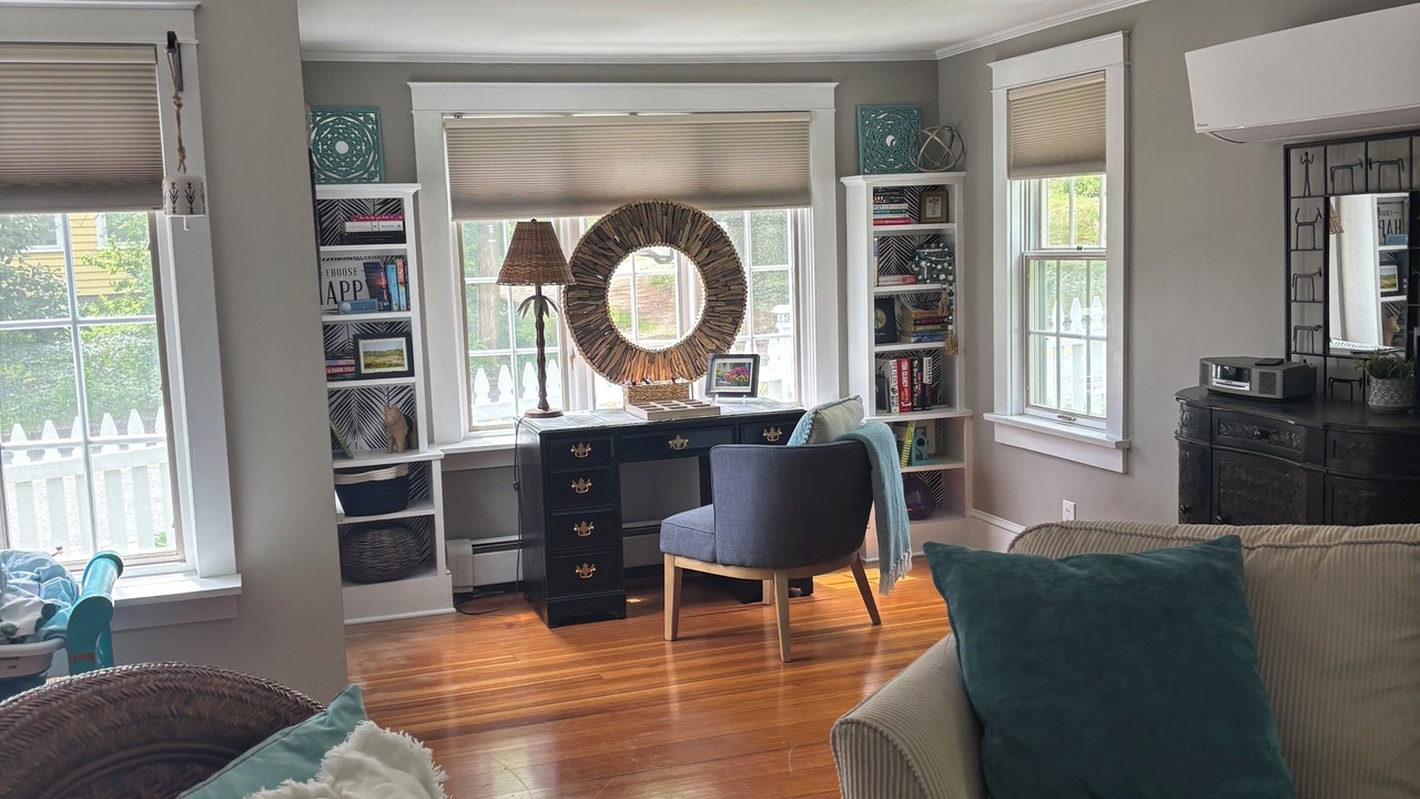 Photo of Livingroom in Wakefield-Peacedale