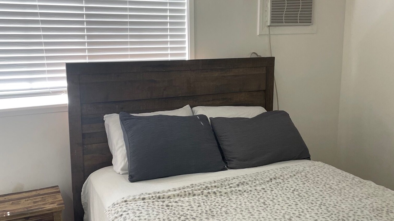 Photo of Bedroom in Lake Balboa
