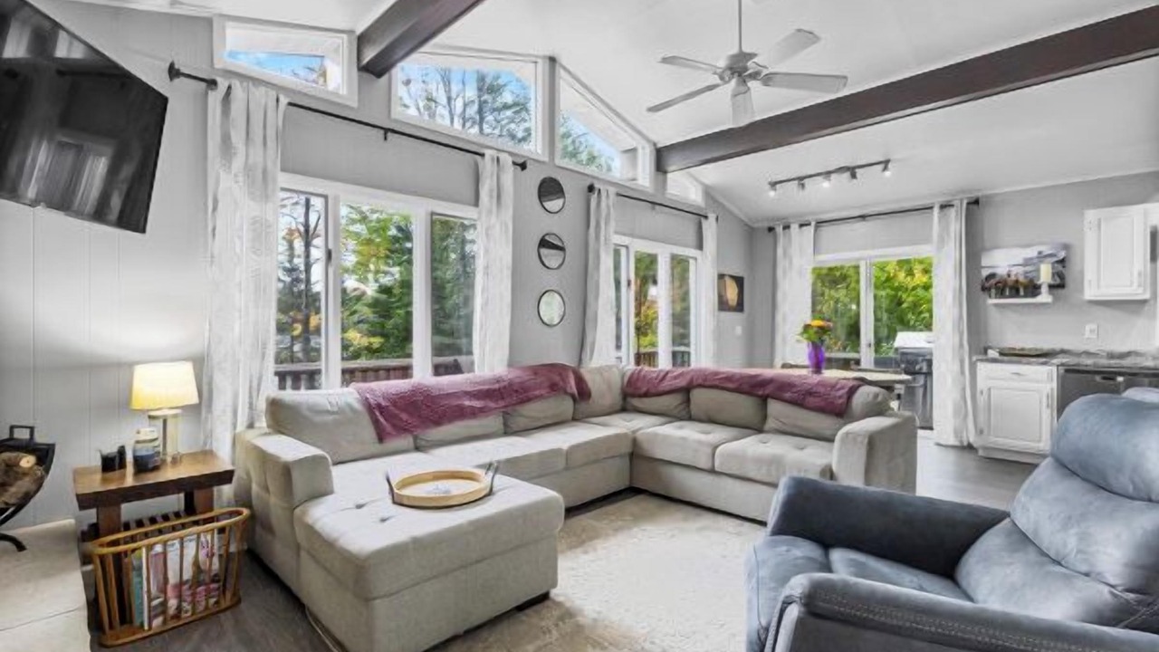 Photo of Livingroom in Carter