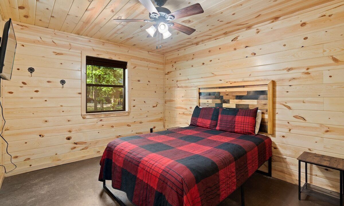 Photo of Bedroom in Golden