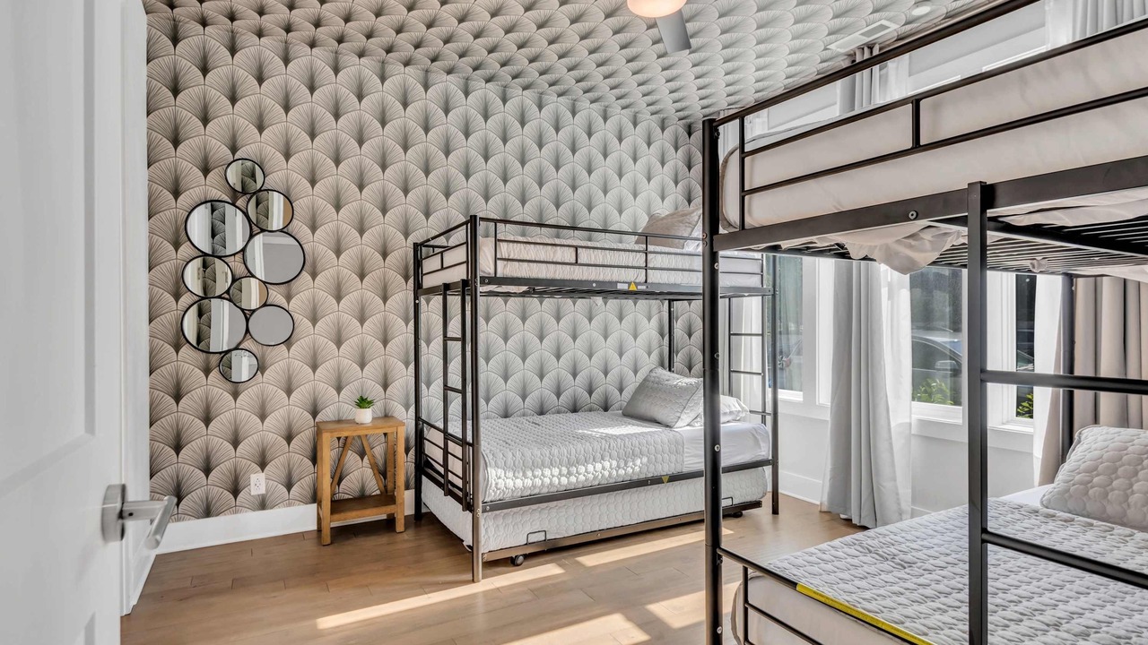 Photo of Bedroom in Hadley - Washington
