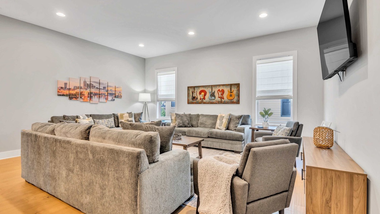 Photo of Livingroom in Hadley - Washington