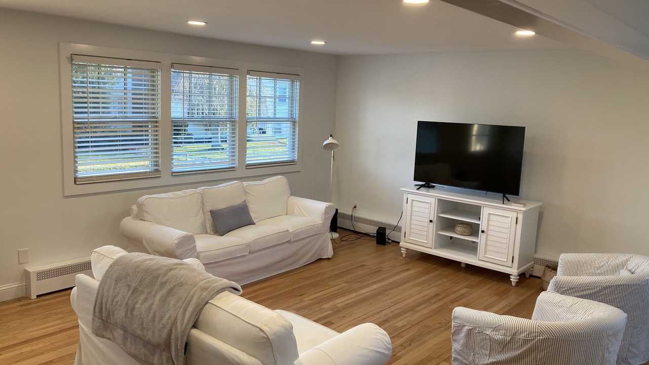 Photo of Livingroom in Easton's Point