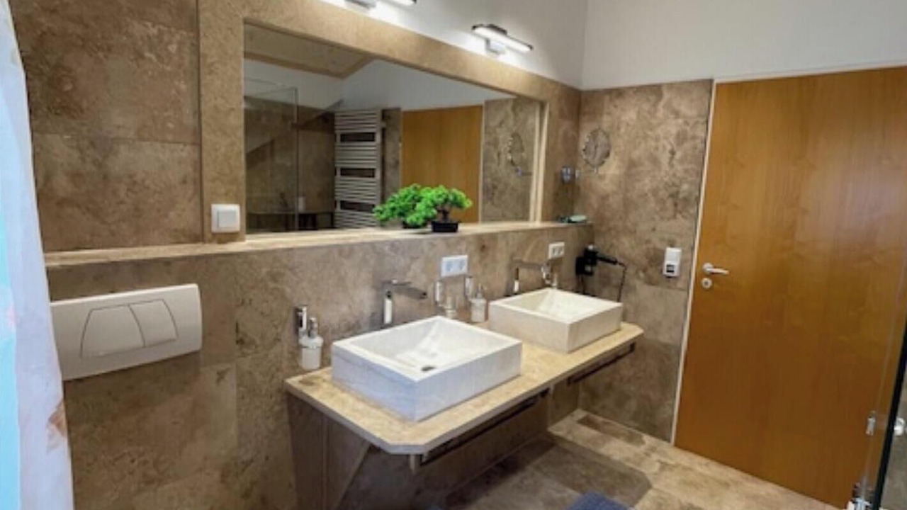 Photo of Bathroom in Hochbuch