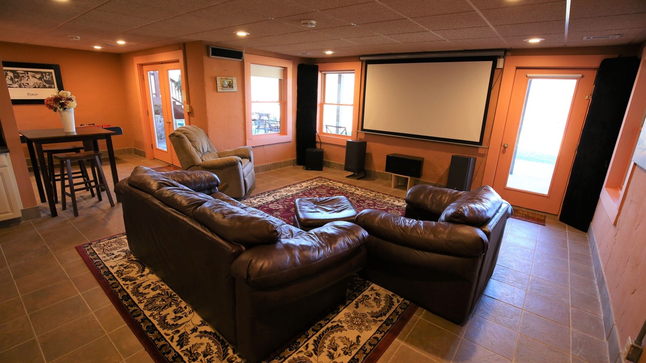 Photo of Livingroom in Draper