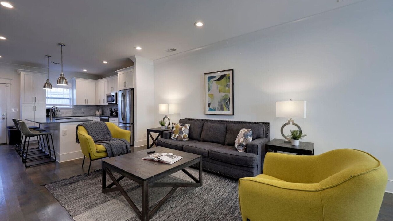 Photo of Livingroom in Charlotte Park