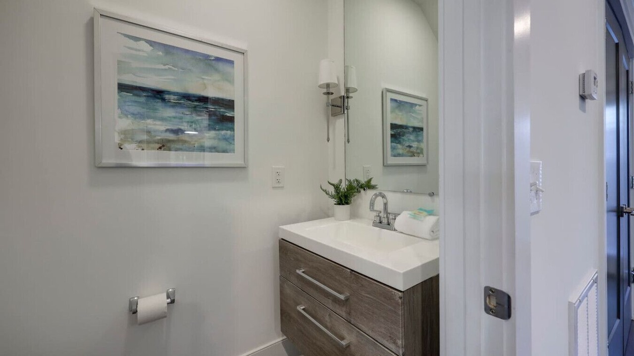 Photo of Bathroom in Charlotte Park