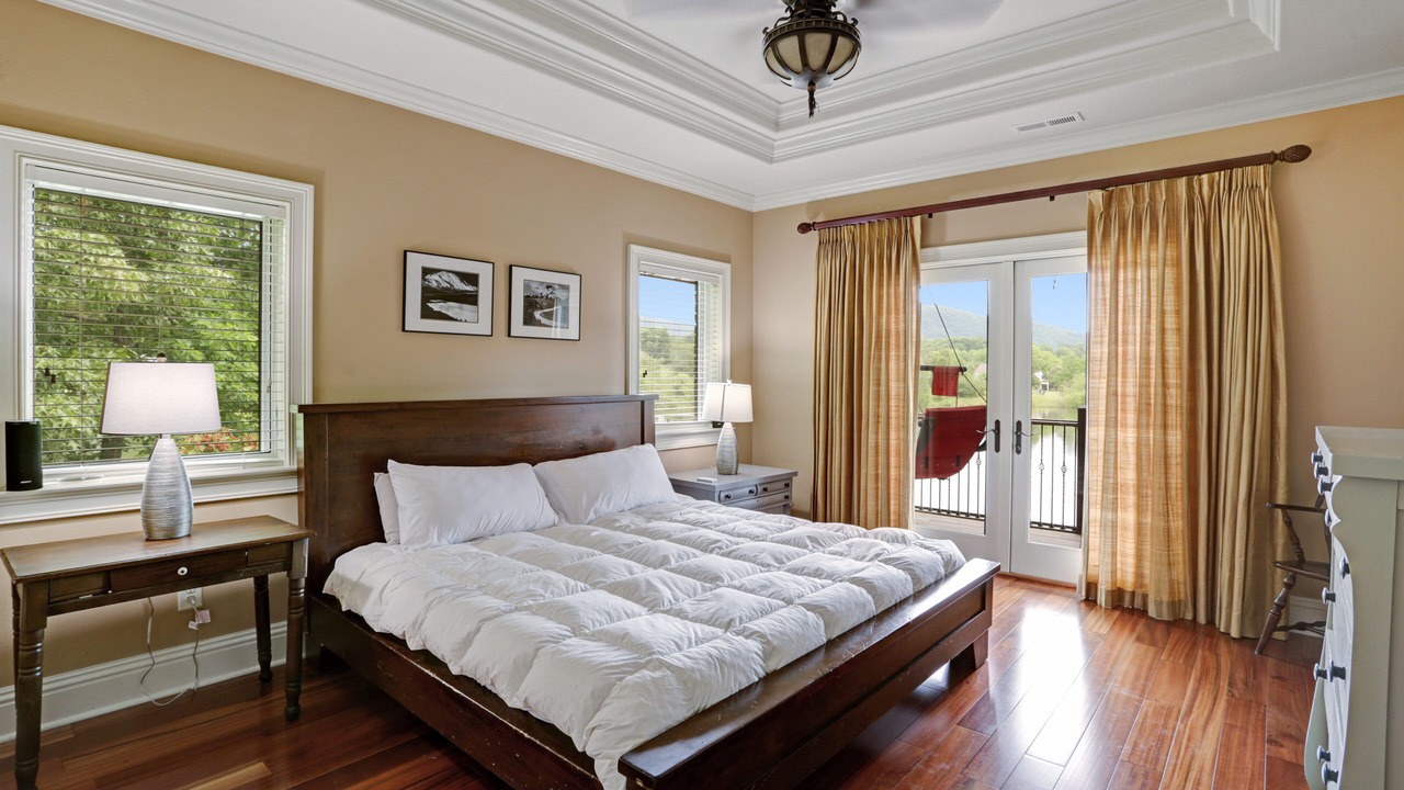 Photo of Bedroom in Hayesville