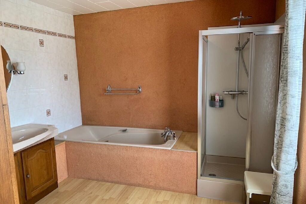 Photo of Bathroom in Buhl