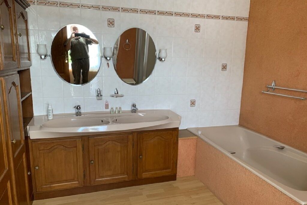 Photo of Bathroom in Buhl