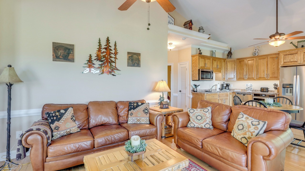 Photo of Livingroom in Hiawassee