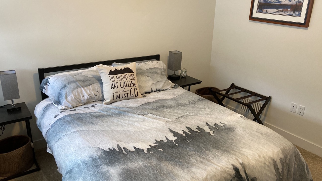 Photo of Bedroom in Alyeska