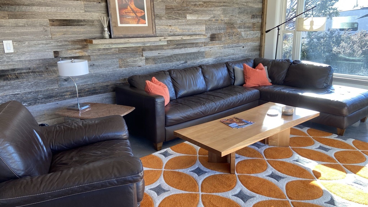 Photo of Livingroom in Monticello