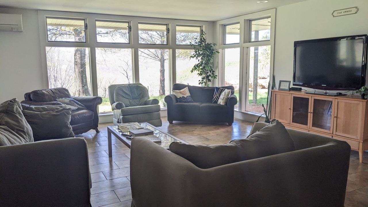 Photo of Livingroom in Simmonsville