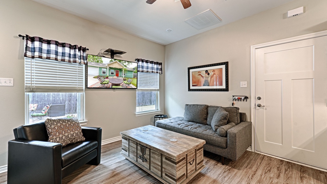 Photo of Livingroom in Oak Cliff