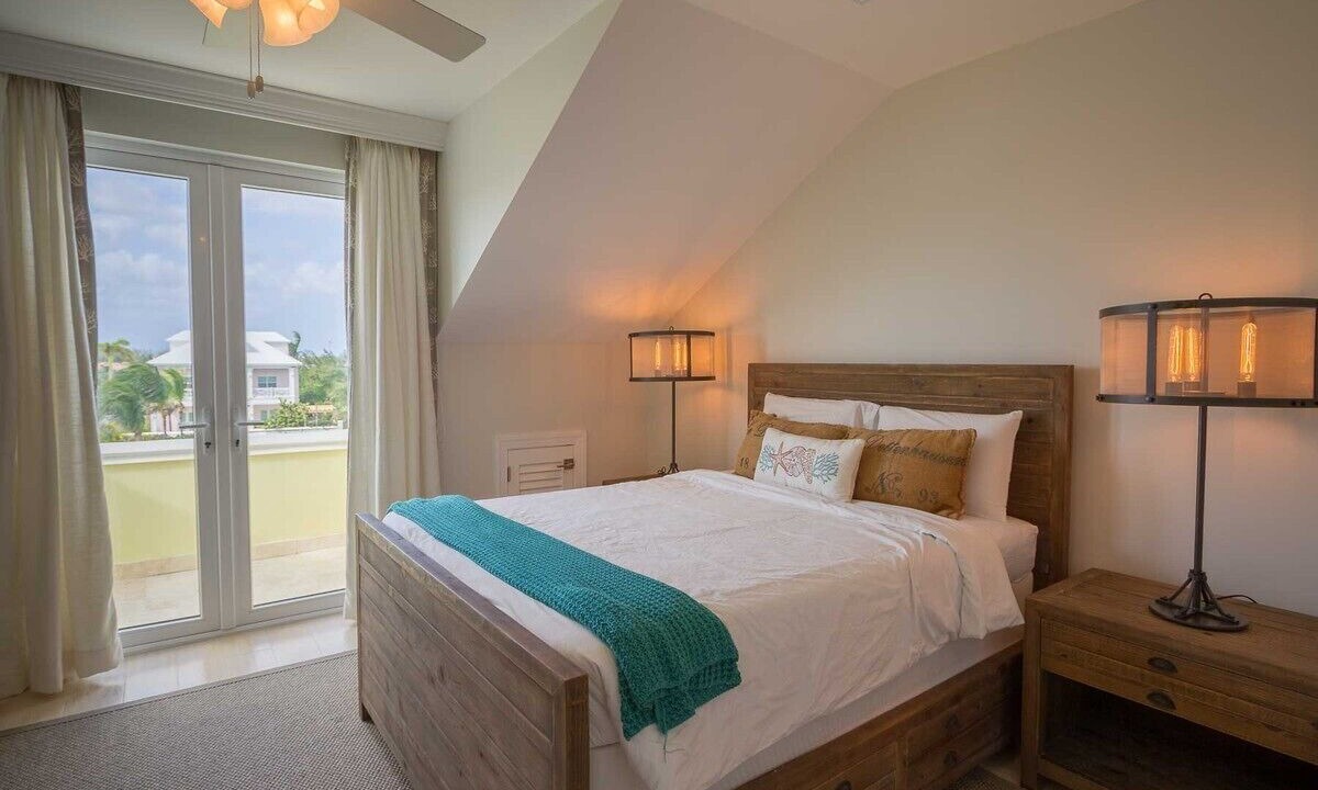Photo of Bedroom in Palm Cay