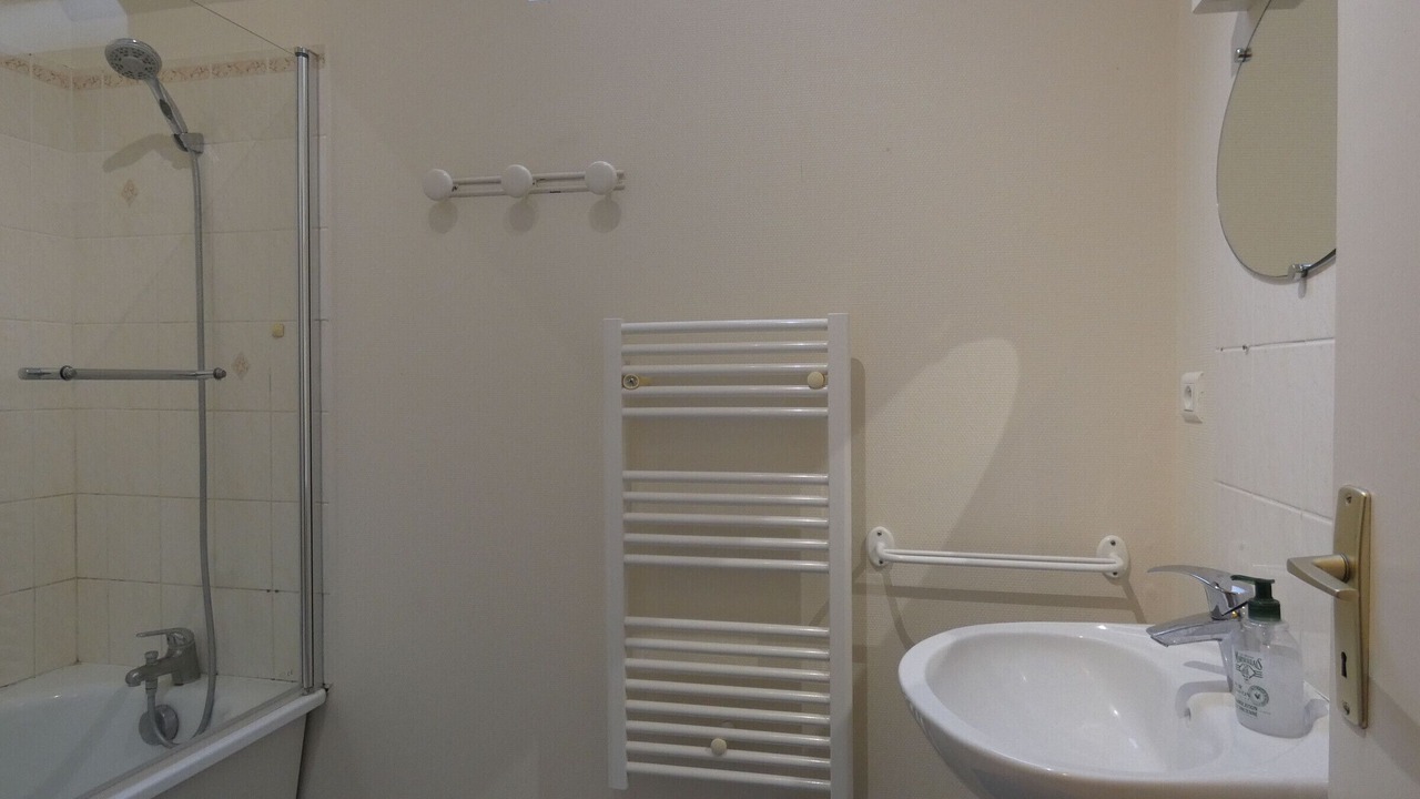 Photo of Bathroom in Trizay-Coutretot-Saint-Serge