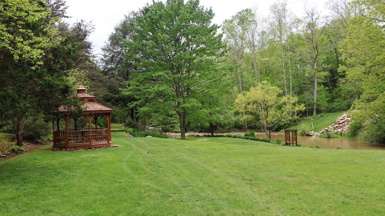 Photo of Outdoor in Goldbond