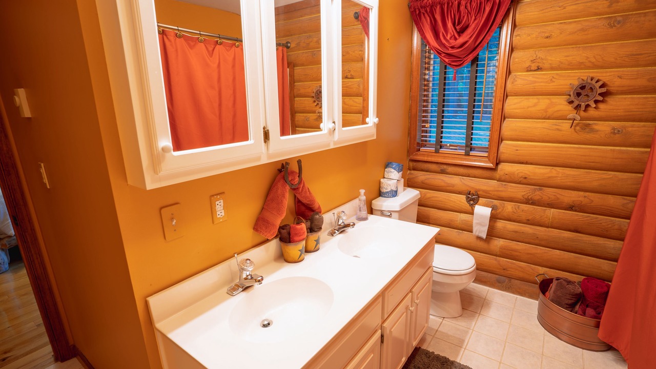 Photo of Bathroom in Goldbond
