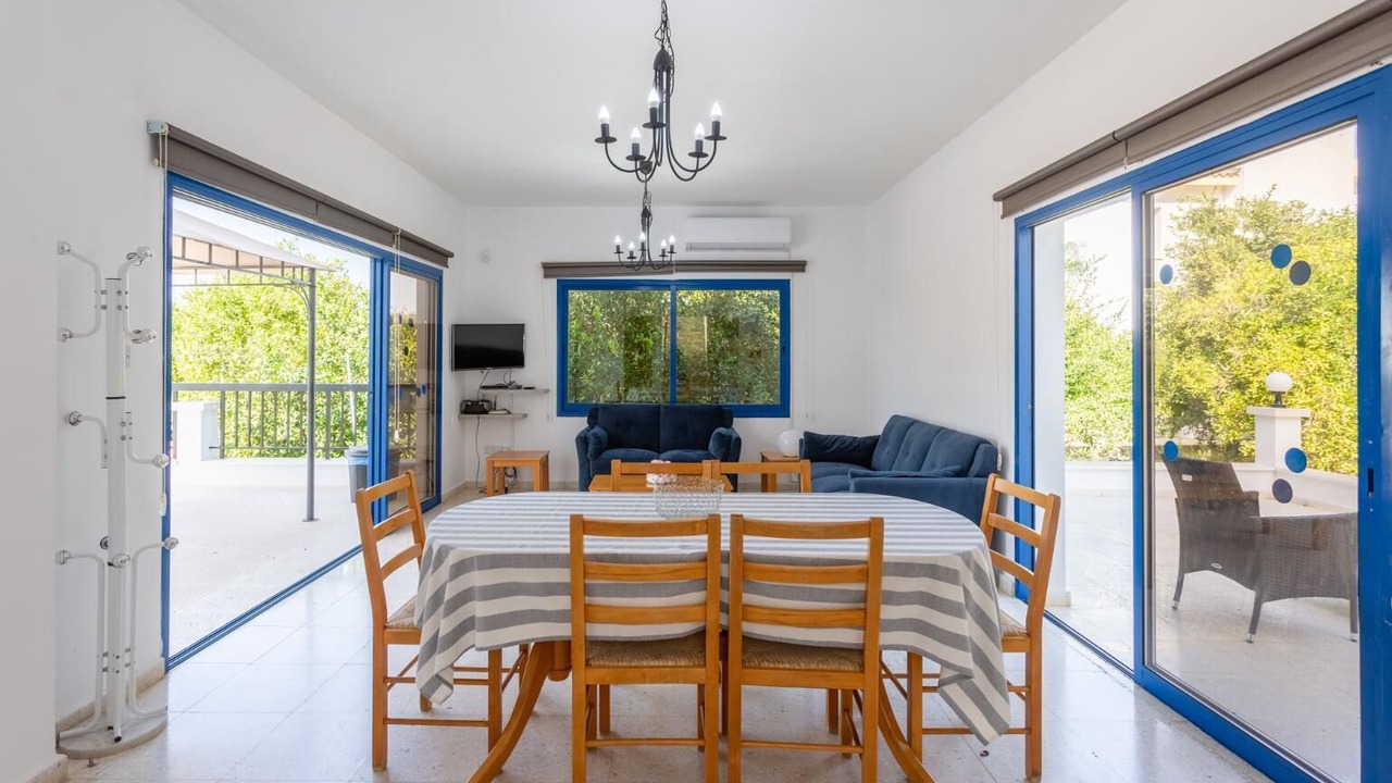 Photo of Bedroom in Polis