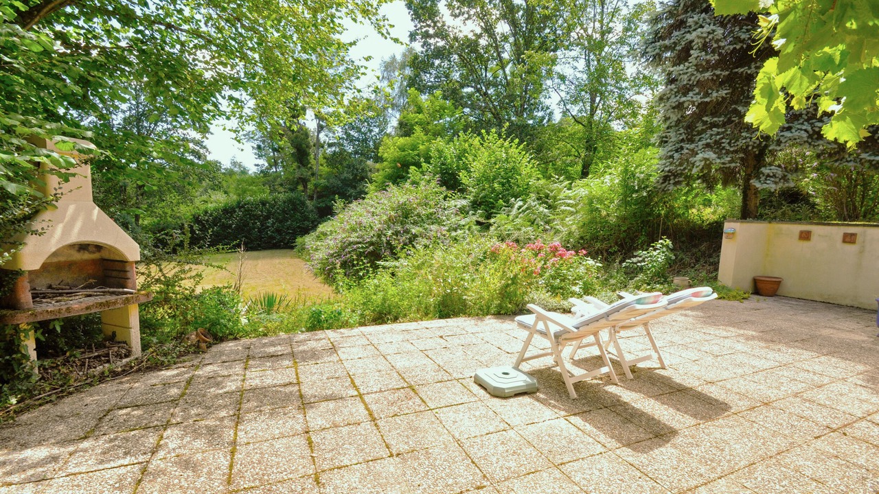 Photo of Patio Balcony in Bussiere-Galant