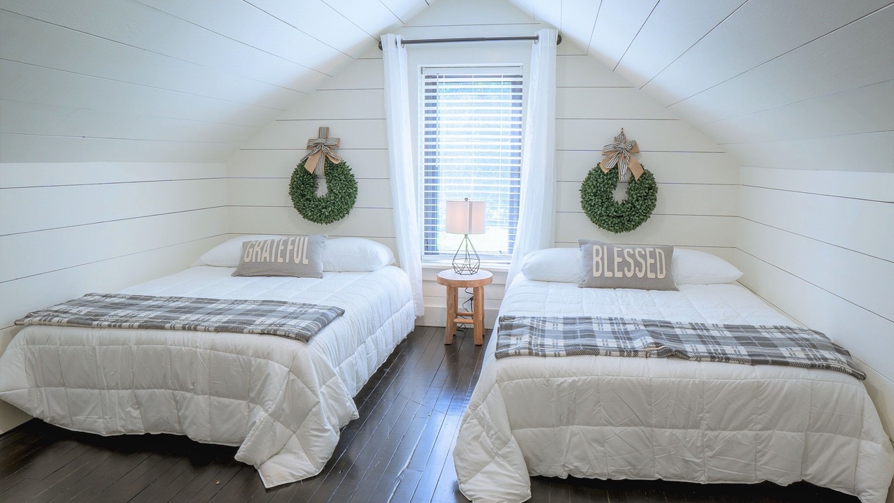 Photo of Bedroom in Goldbond