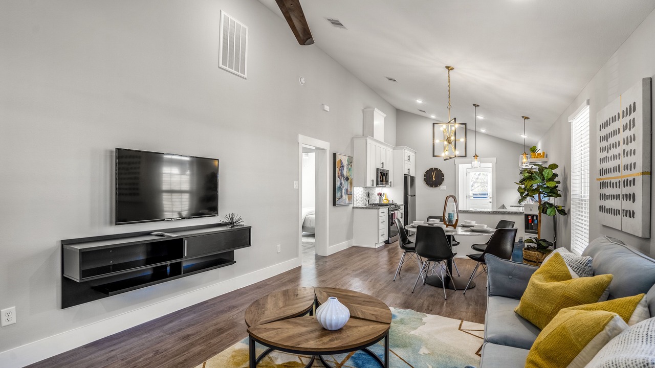 Photo of Livingroom in Greater East End