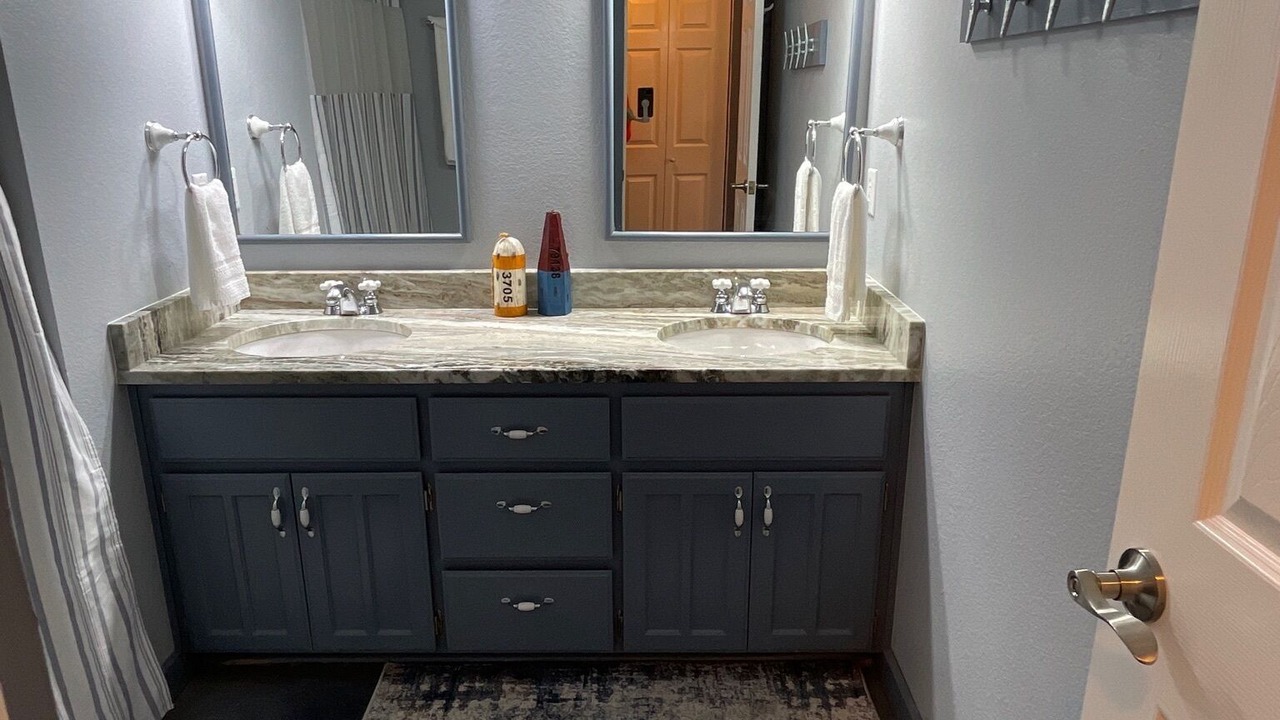Photo of Bathroom in Log Cabin
