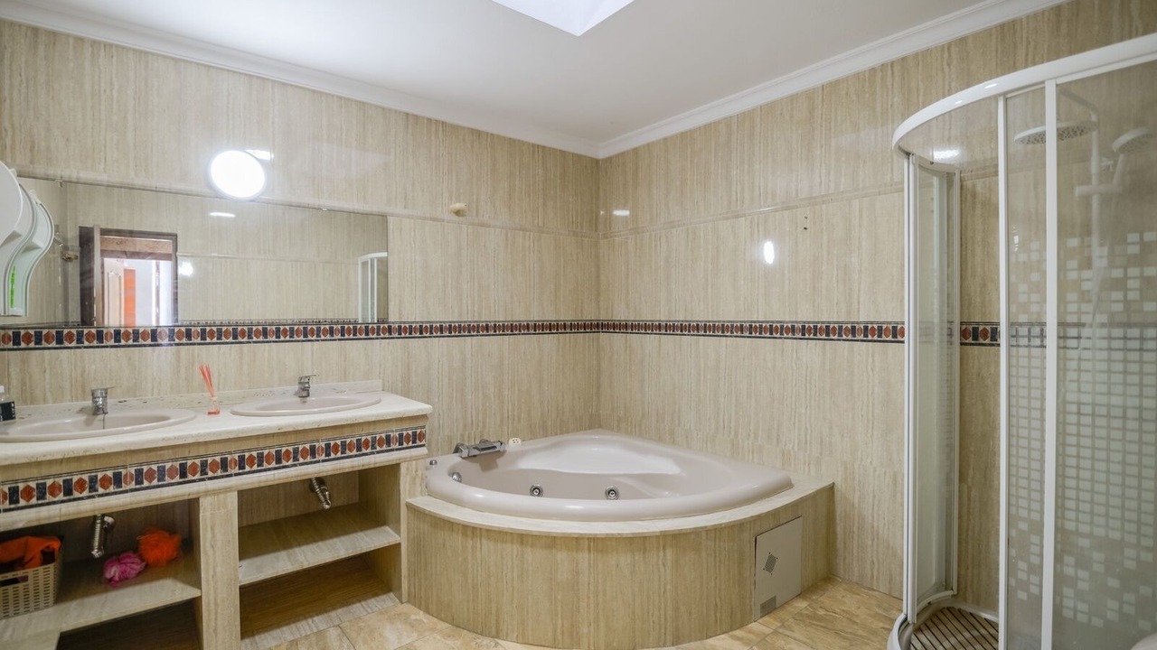 Photo of Bathroom in Adra