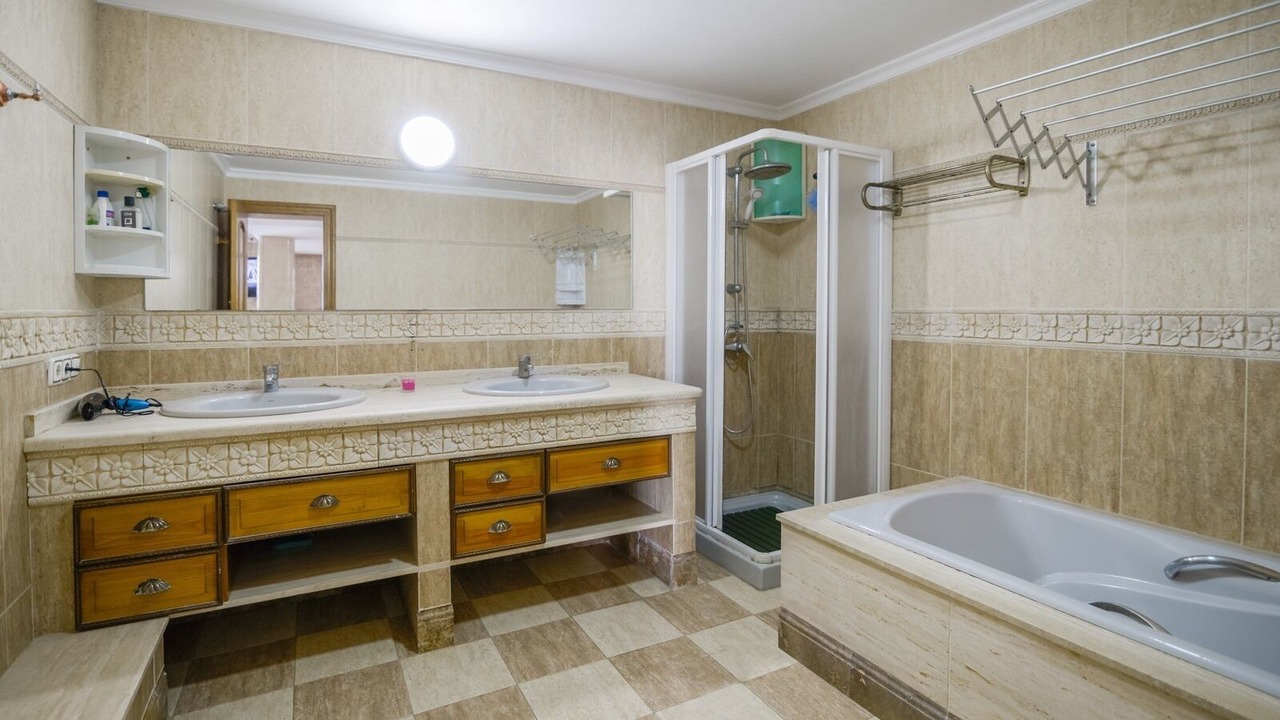 Photo of Bathroom in Adra