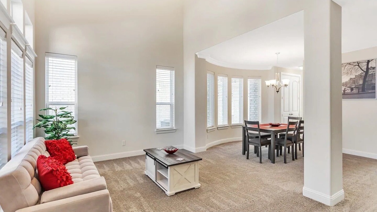 Photo of Livingroom in Valley Ranch