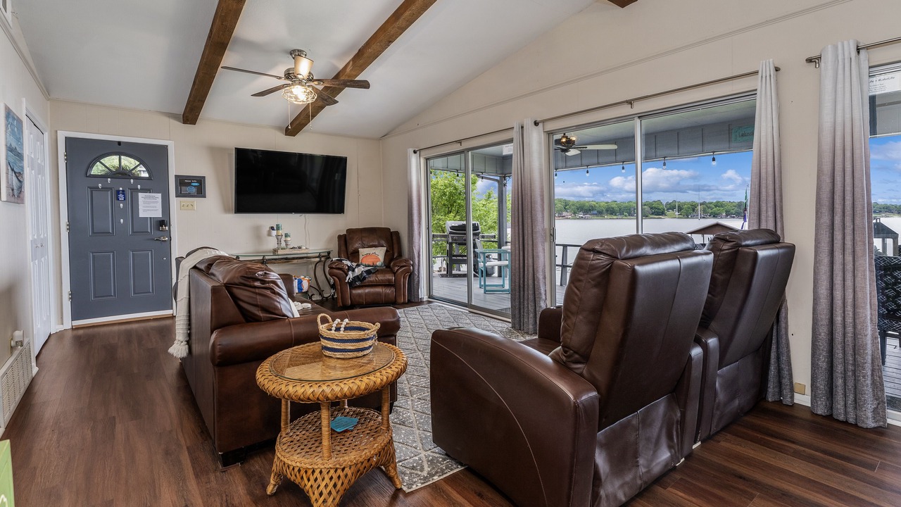 Photo of Livingroom in Tool