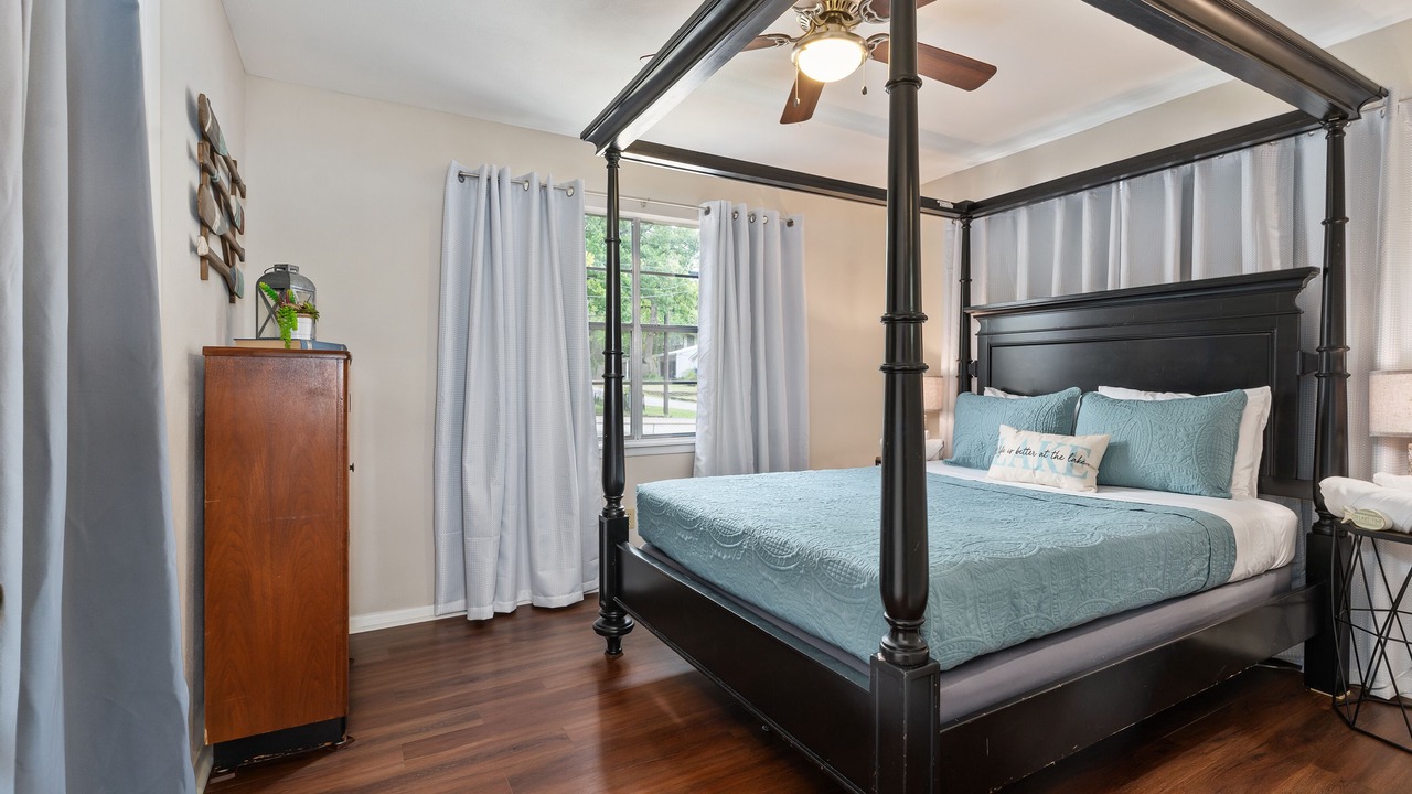 Photo of Bedroom in Tool