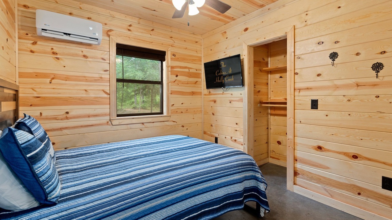 Photo of Bedroom in Golden